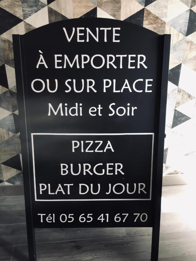 Auberge Du Relais D Auniac Hotel Bar Restaurant Piscine 앵갈라스노작 외부 사진