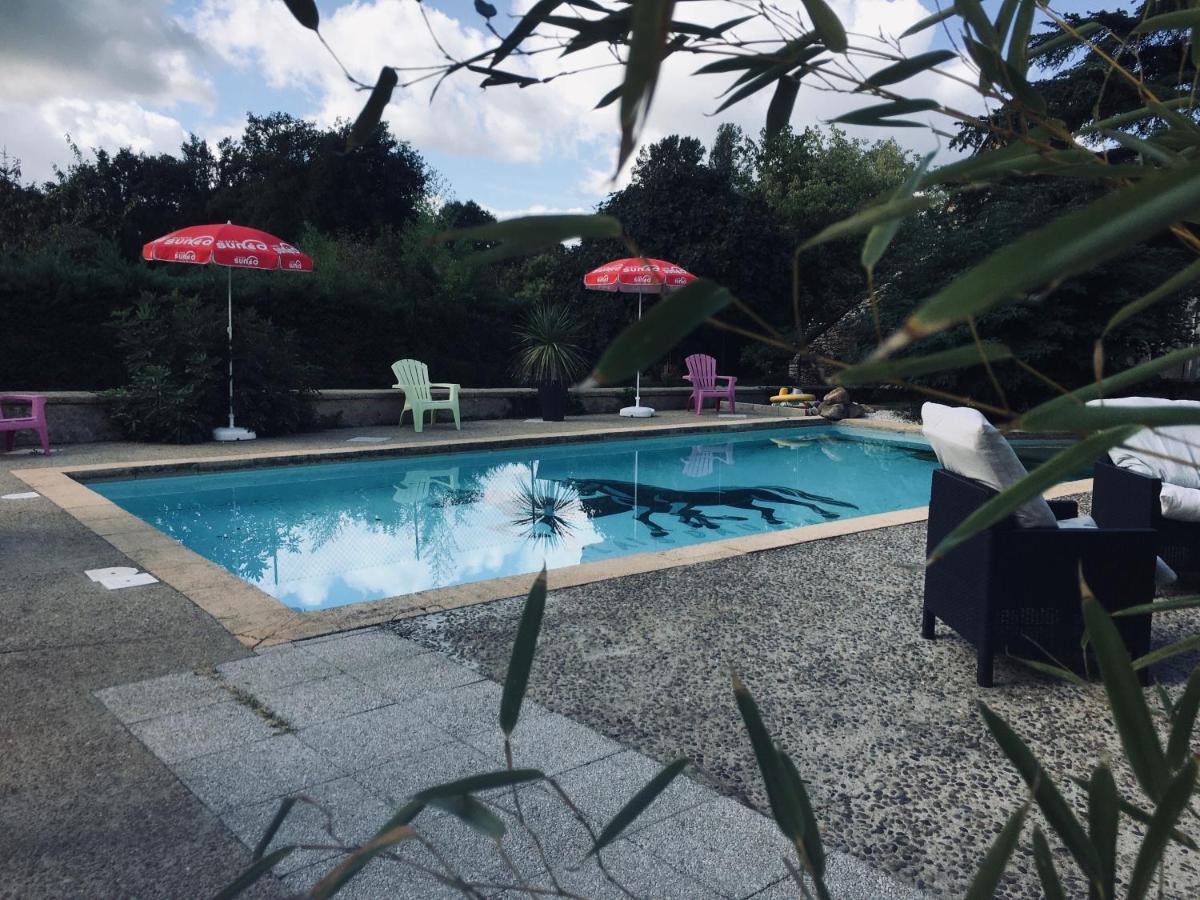 Auberge Du Relais D Auniac Hotel Bar Restaurant Piscine 앵갈라스노작 외부 사진